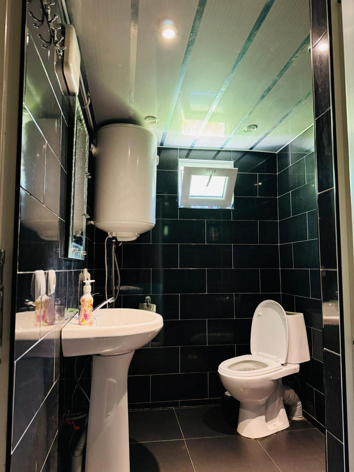 Vodo'S Guesthouse Chvabiani エクステリア 写真